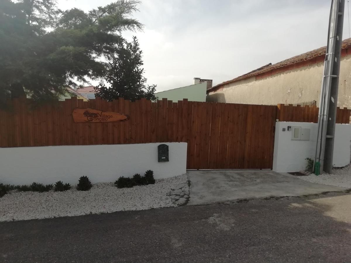 Villa Goncalo Калдас да Райна Екстериор снимка